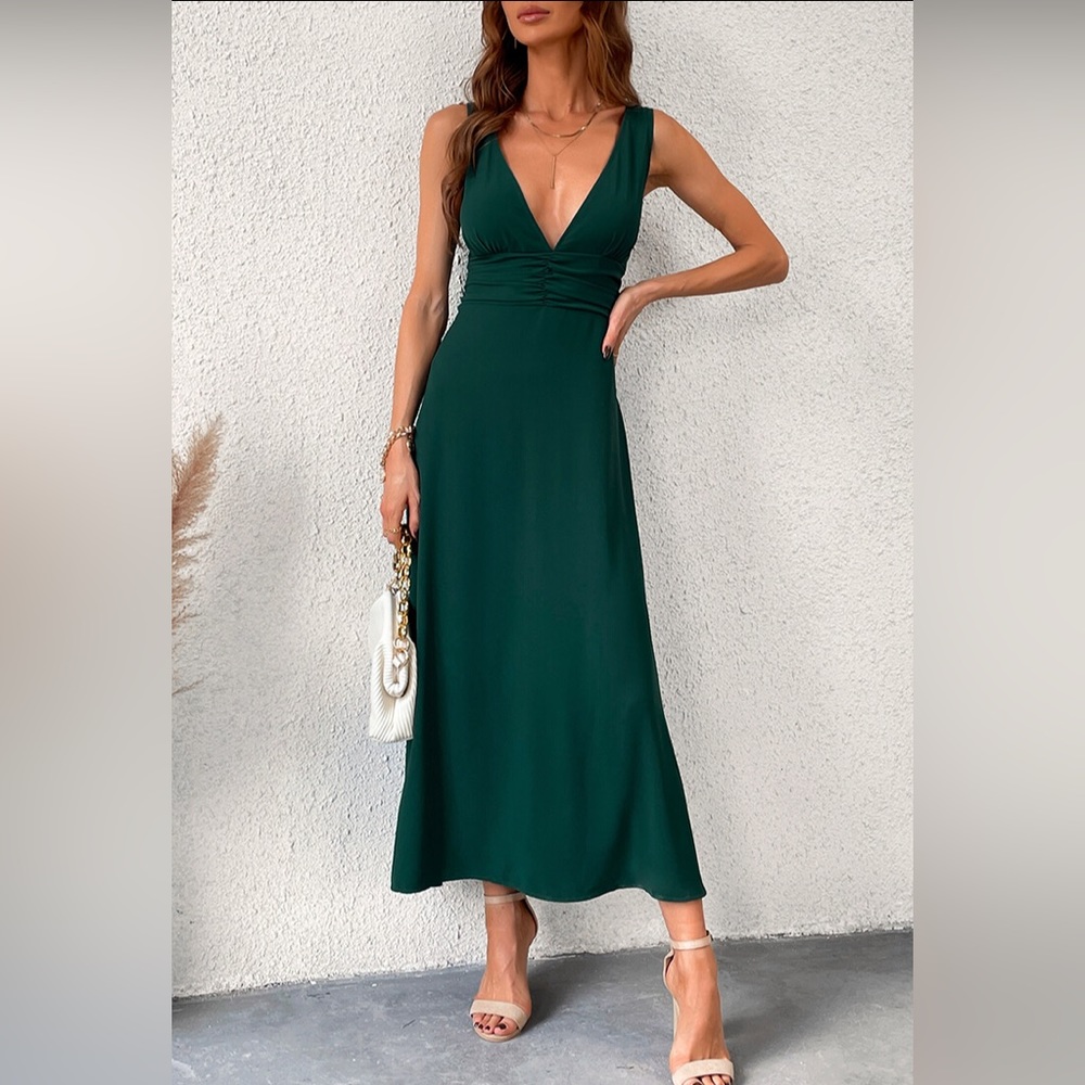 NWT Plunge v neck green dress